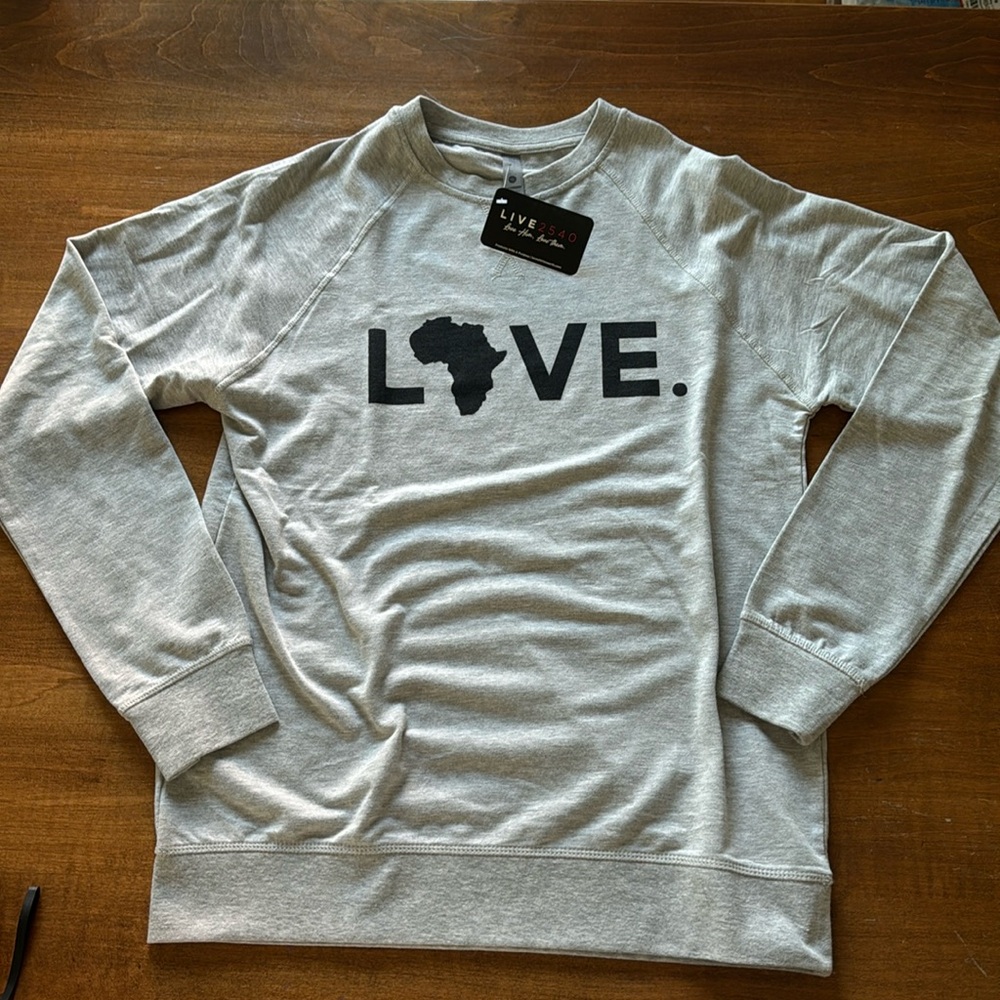 Women’s Live 2540 lightweight sweatshirt T-shirt size medium